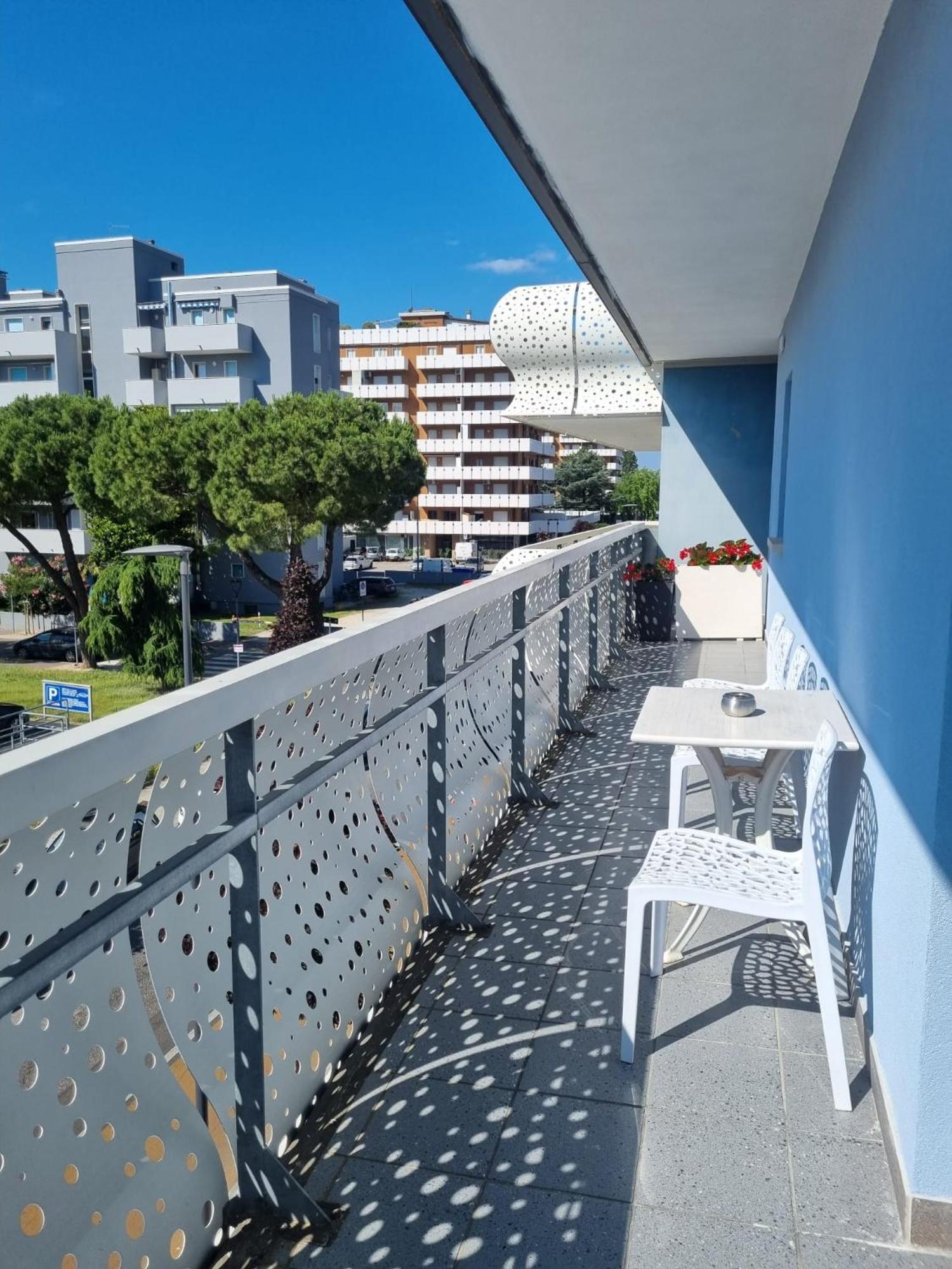 Appart-Hotel Holiday Lignano Sabbiadoro Luaran gambar