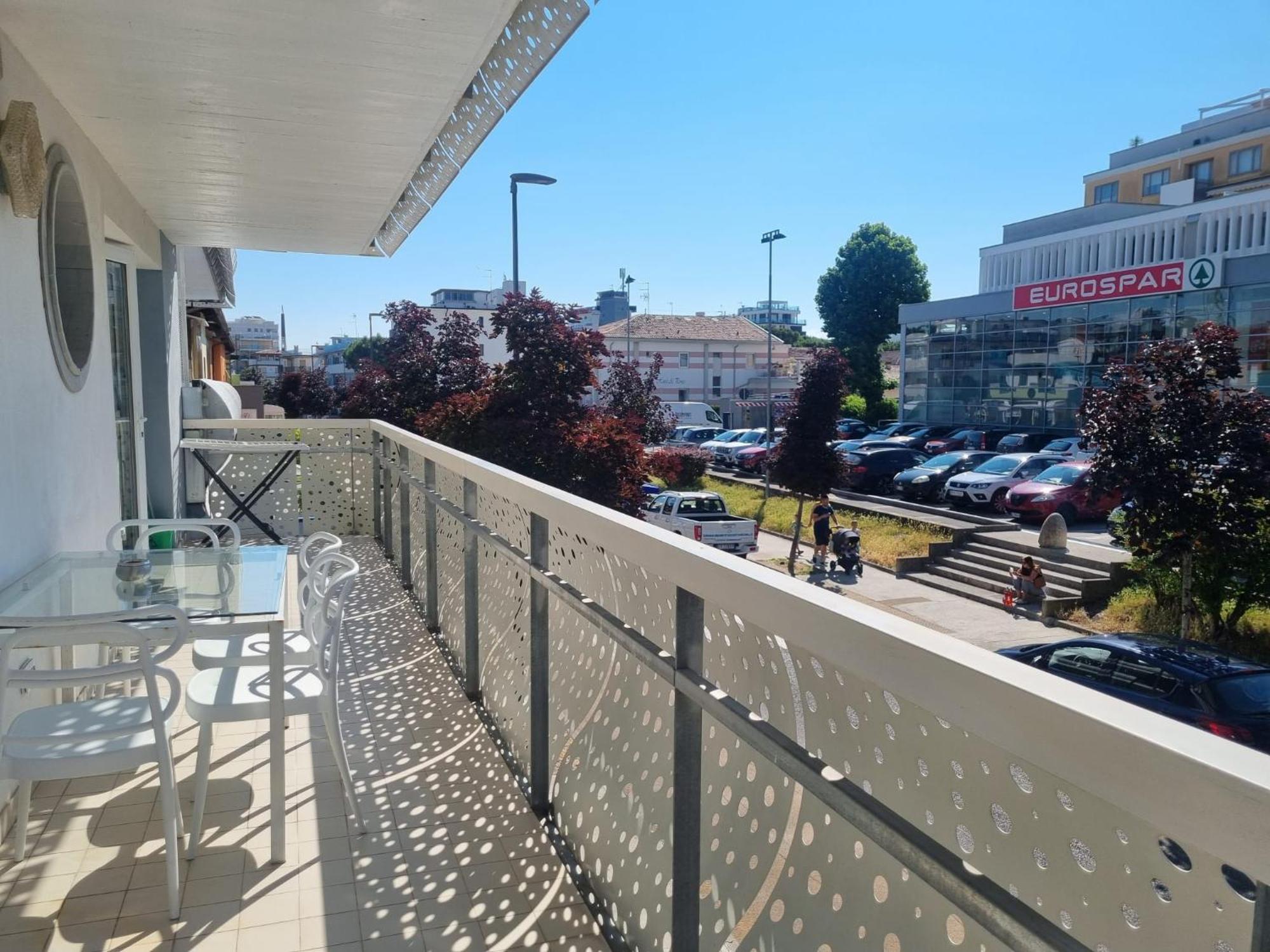 Appart-Hotel Holiday Lignano Sabbiadoro Luaran gambar